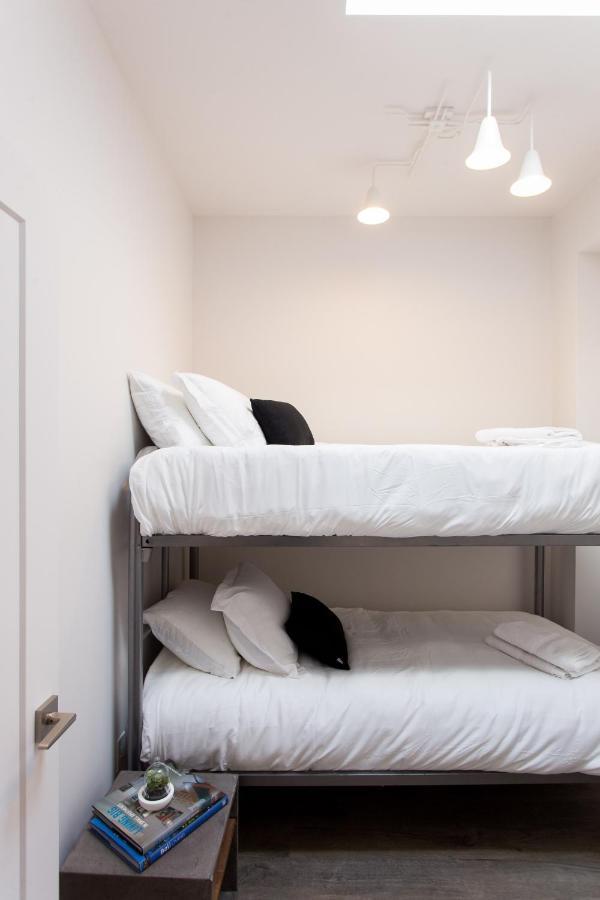 Perfectly Located Mile End 2 Bdr Unit By Den Stays Montreal Zewnętrze zdjęcie